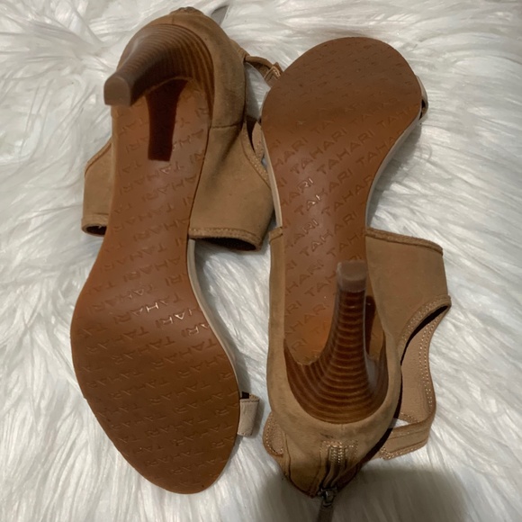 NEW 🔥TAHARI SUEDE LEATHER 🔥HEEL SANDALS - SZ 7  BROWN BEIGE OPEN TOE BACK ZIP - Picture 8 of 8